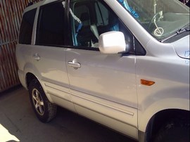 2006 HONDA PILOT, SILVER, EX MODEL, 3.5L, AT, FWD.  A25195